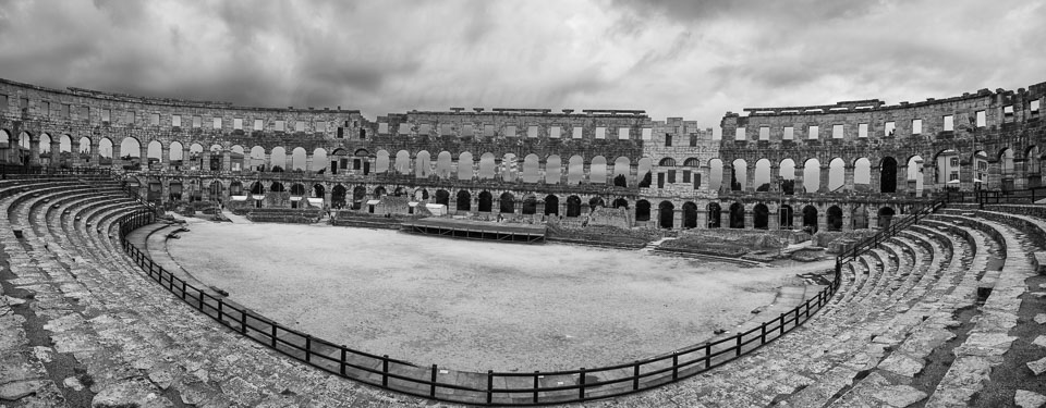 Pula_Roman_Amphitheatre-Edit.jpg